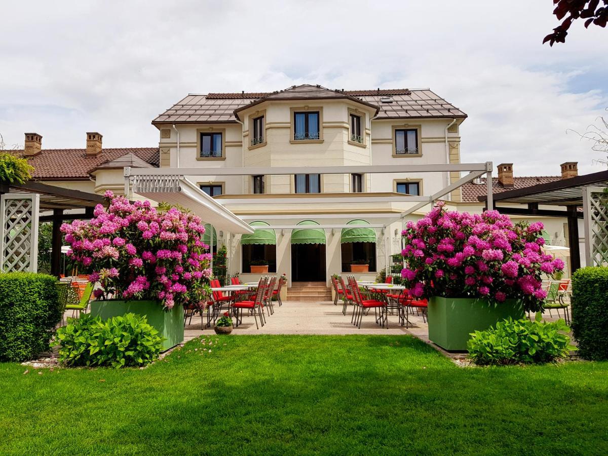 Hotel Sonnenhof Suceava Eksteriør billede