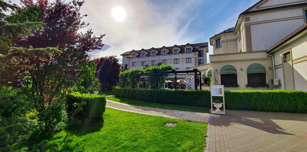 Hotel Sonnenhof Suceava Eksteriør billede