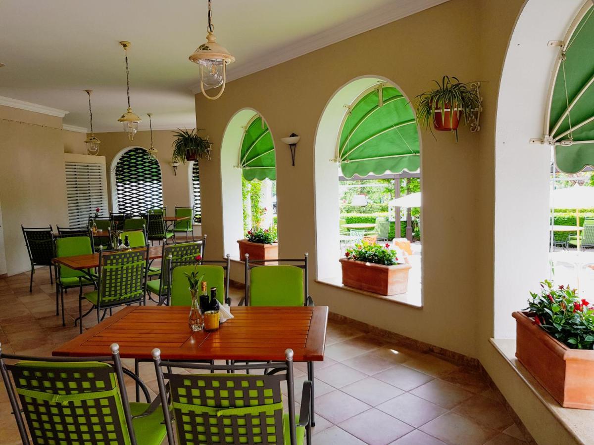 Hotel Sonnenhof Suceava Eksteriør billede