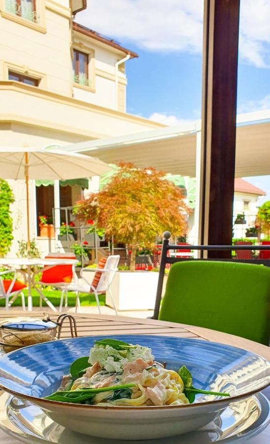 Hotel Sonnenhof Suceava Eksteriør billede