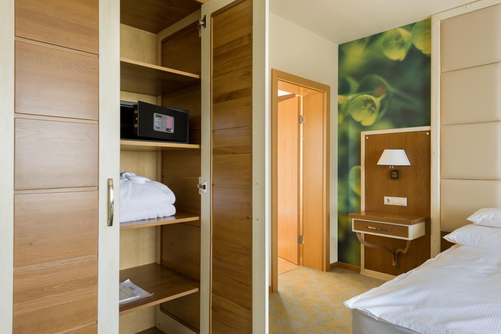 Hotel Sonnenhof Suceava Eksteriør billede