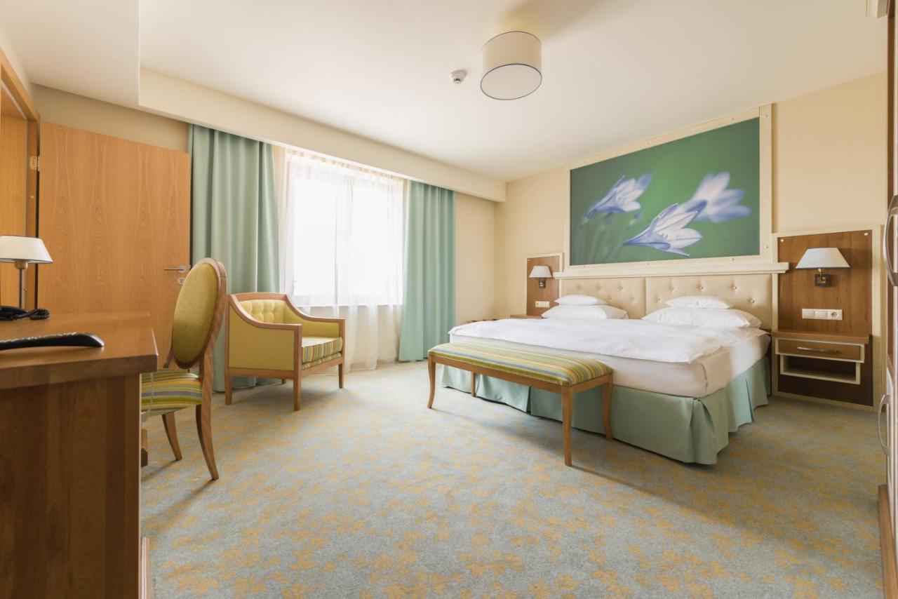 Hotel Sonnenhof Suceava Eksteriør billede
